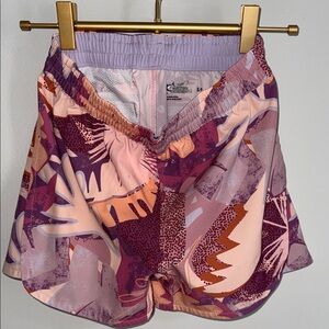 World Wide Sportsman Girls Pink & Purple Printed Shorts size small